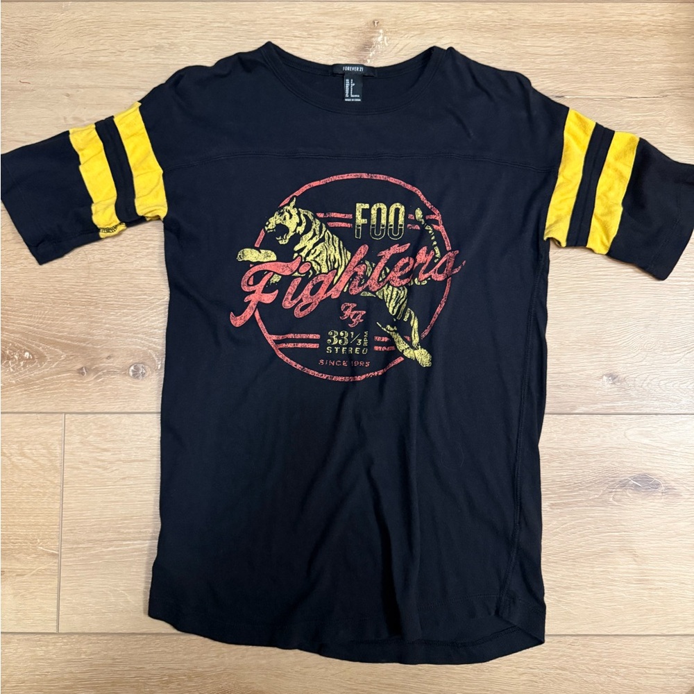Women Foo Fighters Elton Rock Graphic Tee